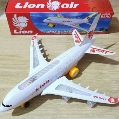 Mainan anak pesawat garuda atau lion air