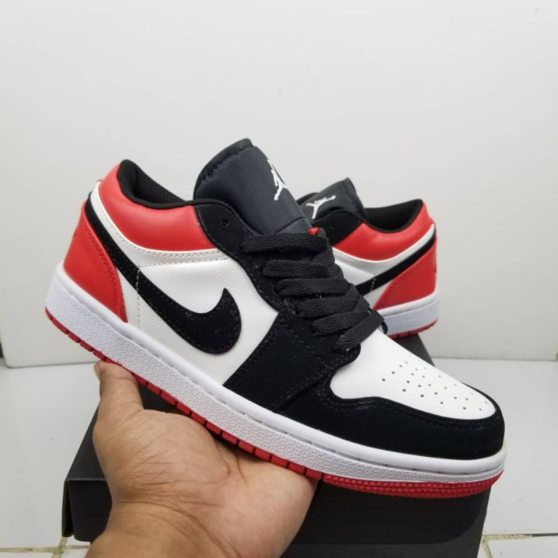 SEPATU PRIA NIKE AIR JORDAN LOW BLACK TOE