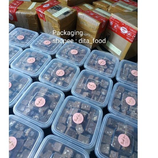 

Laris Coklat CAMPURAN Silverqueen,Take it Delfi,coklat blok 250gram ➮➾ ➙ 74