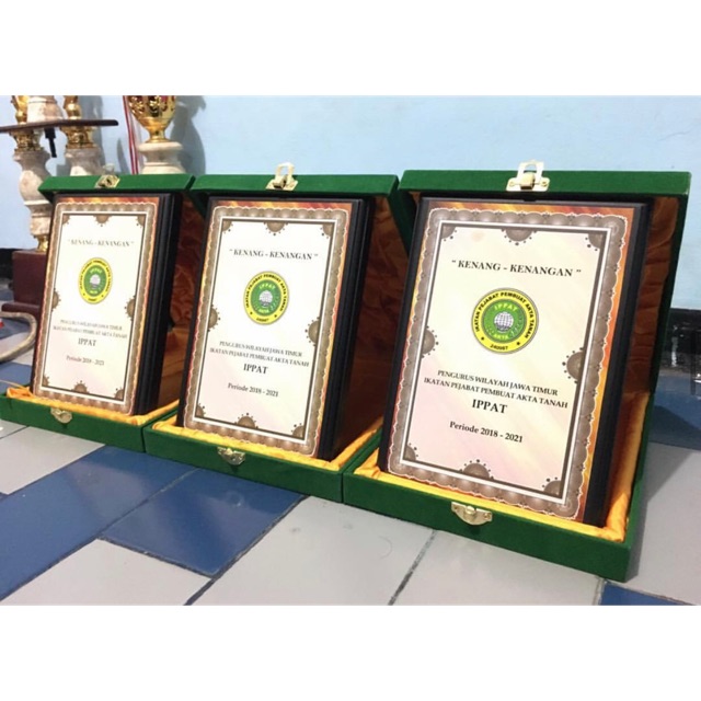 Plakat kayu Box - plakat kayu bludru - plakat kayu unik