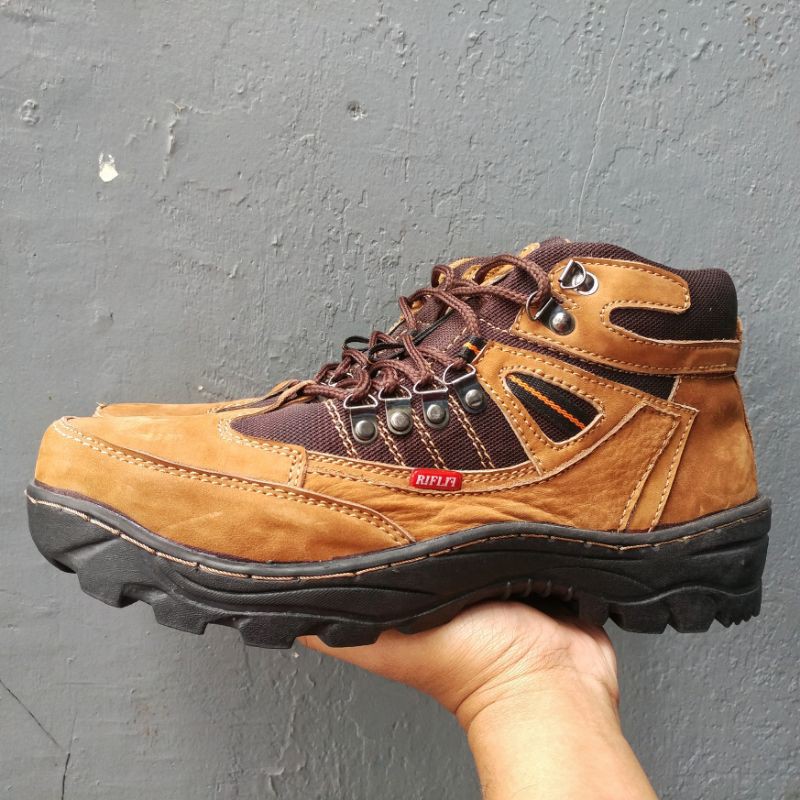 Sepatu Boots Pria Hiking Tracking Bahan Kulit Asli Elegan Gaul Harga Murah Kode RLX.3