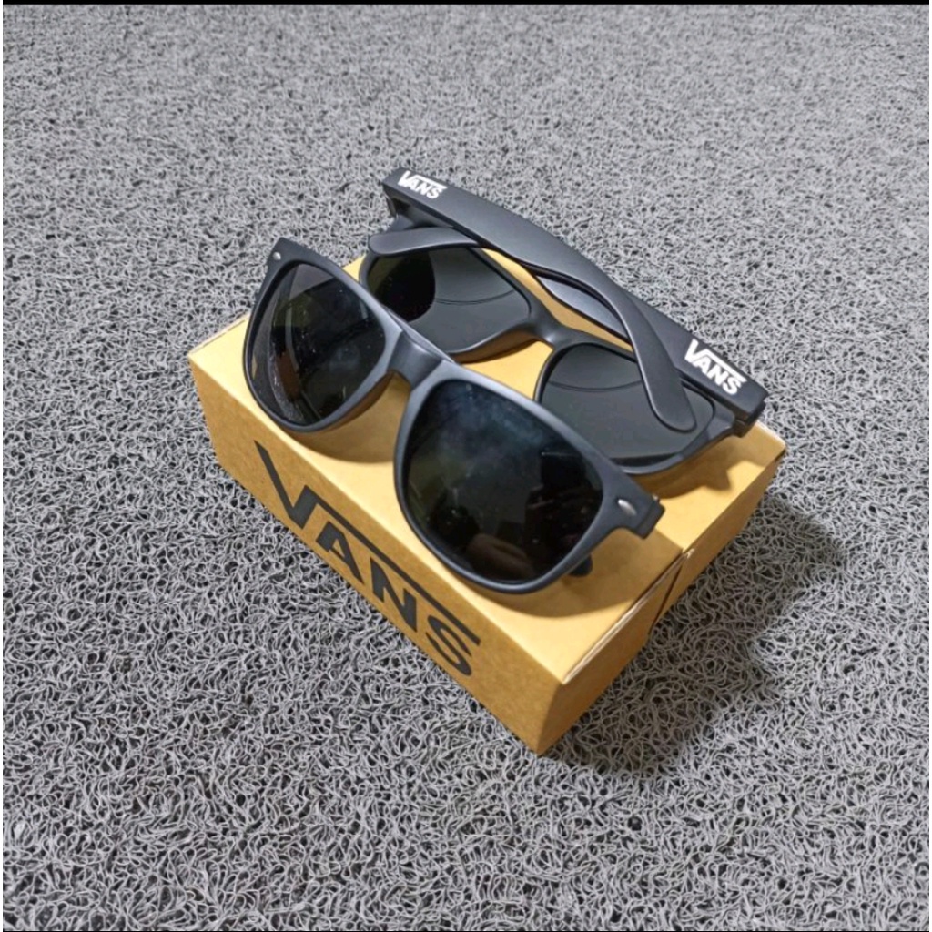 Kacamata Hitam Cowo Cewe Unisex Fashion Kacamata Hitam Retro Gaya Sunglasses - The Muds Official