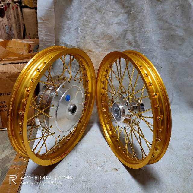 Velg Mio M3,Fino 125,Xeon Ring14 JariJari Gold Velg Gold