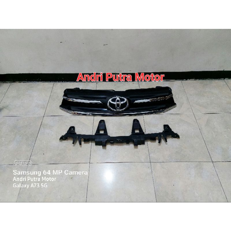 Grill Toyota Innova Venturer