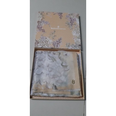 Buttonscarves Hydrangea Jaune