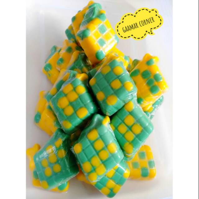 

Homemade kue lebaran coklat praline ketupat