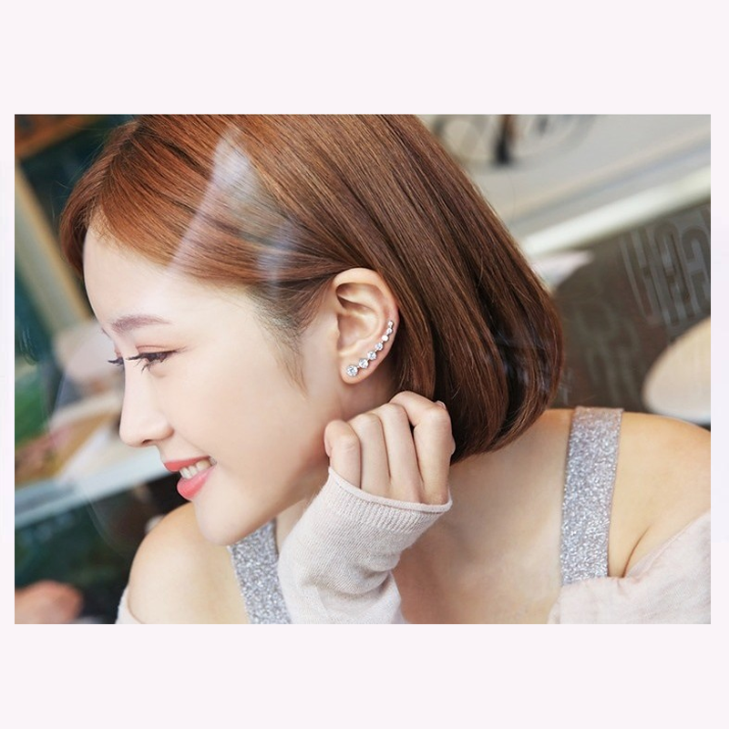 Anting Tusuk Gantung Desain Bintang Hias Berlian + Zircon Gaya Korea / Populer Berkilau Untuk Wanita