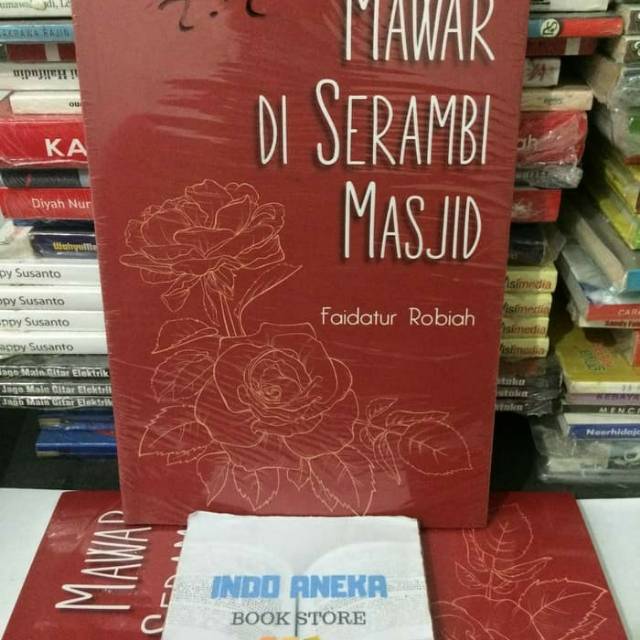 buku mawar di serambi masjid