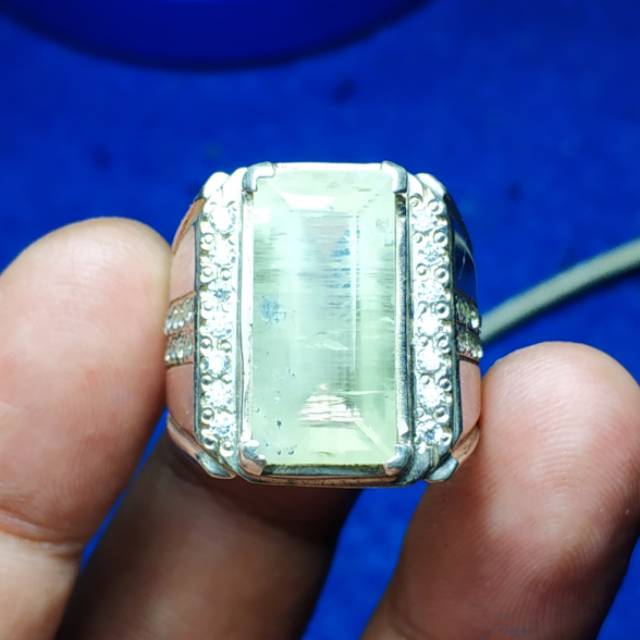 natural aquamarine beryl