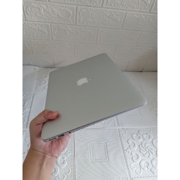 MACBOOK AIR 2017 CORE i5 RAM 8GB SSD 1TB 13 INCHI OS MONTEREY GARANSI