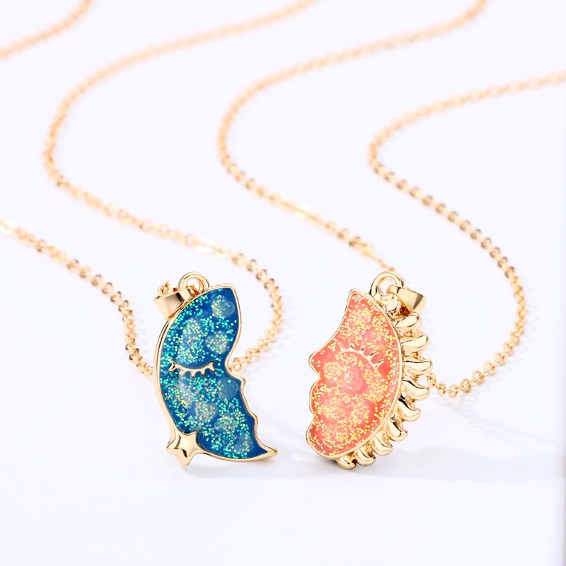 2pcs / Set Kalung Magnetik Desain Bulan Matahari Luminous Untuk Wanita