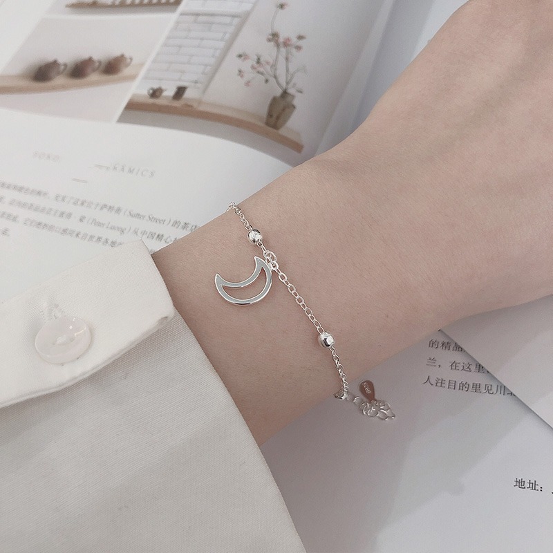 Gelang Bandul Desain Manik-Manik Bulat+Bulan Sabit Hollow Gaya Korea Menarik Adjustable untuk Wanita