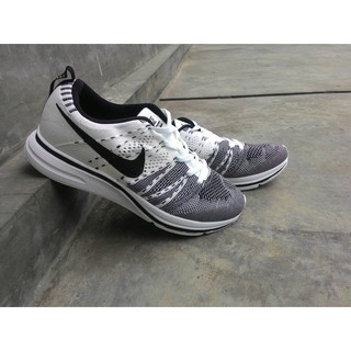 nike flyknit trainer oreo