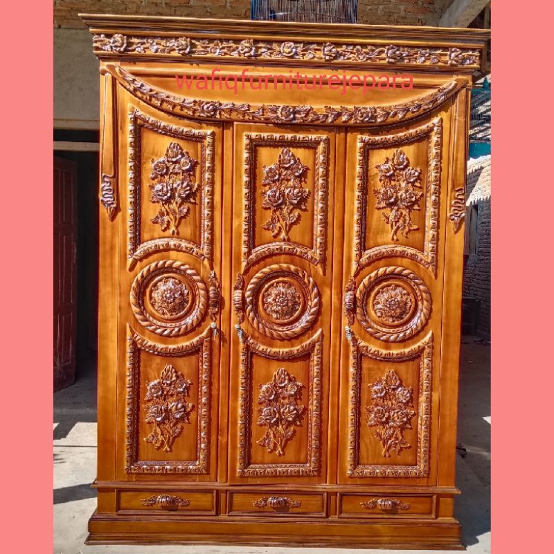 lemari pakaian gong jati ukir Jepara