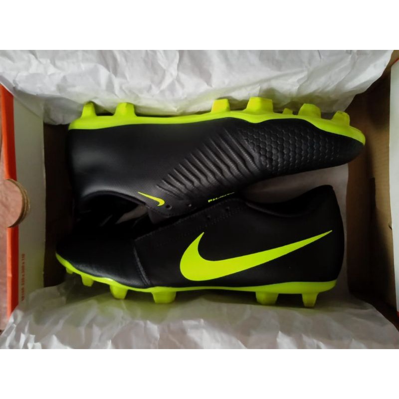 Nike phantom venom size 43 fit 42.. second original..