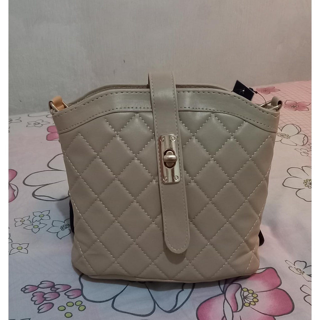 Tas Wanita Calista Cream/ Slempang/ Rantai