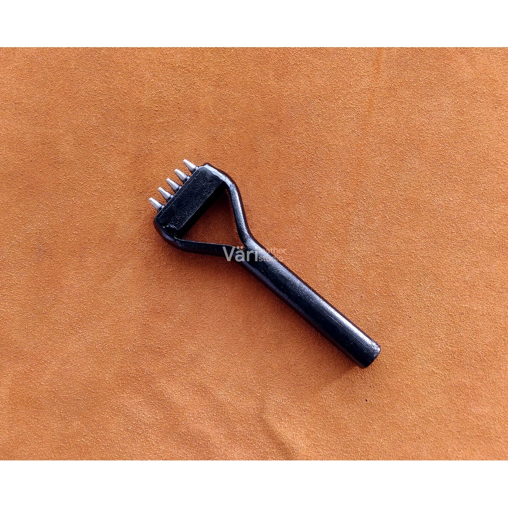 Varileather Punch hole strap watch - kotak