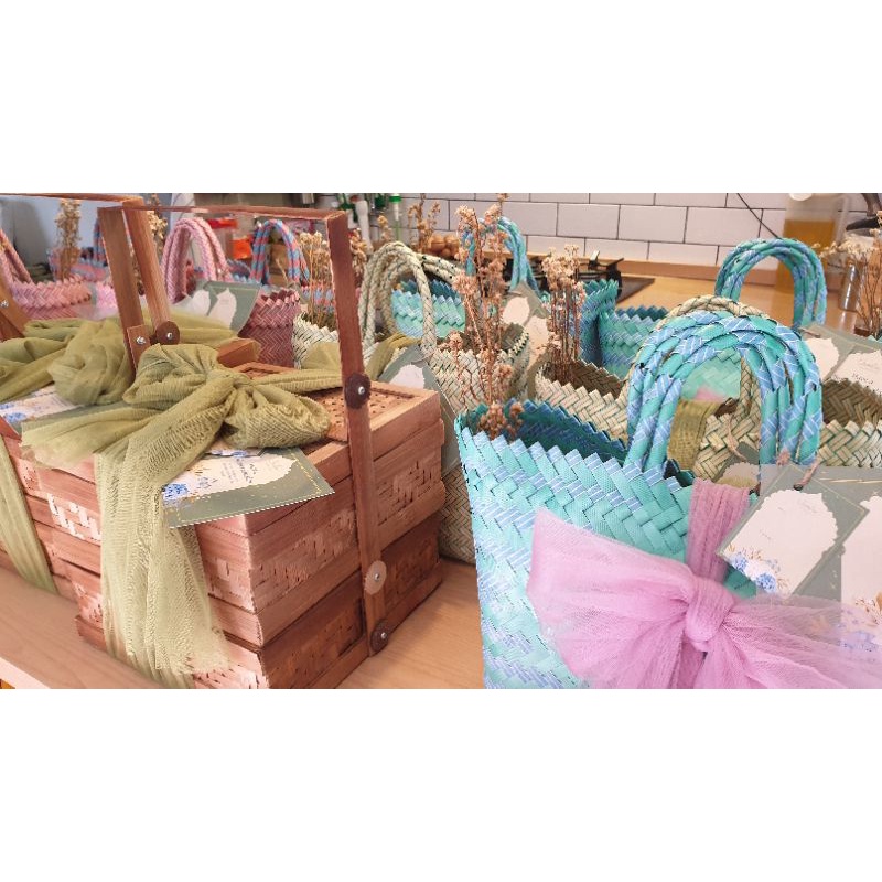 

Hampers CHAMILAN BY ORYCHA Pastel Pastry & Snacks