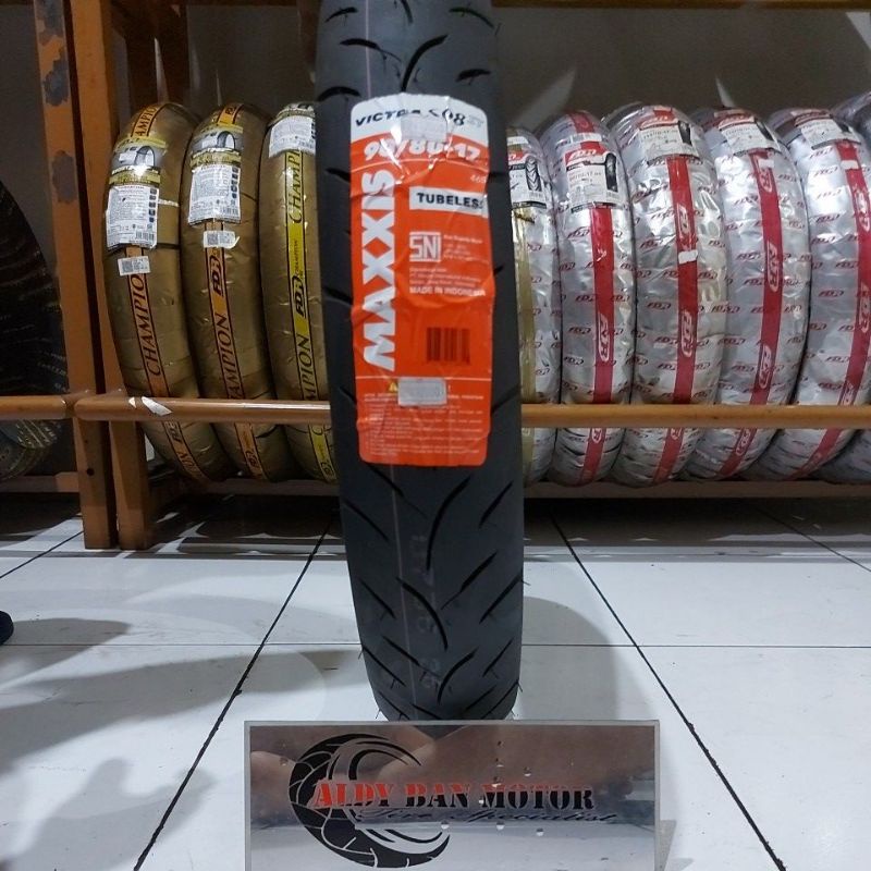 MAXXIS VICTRA 90/80 17 TUBELESS