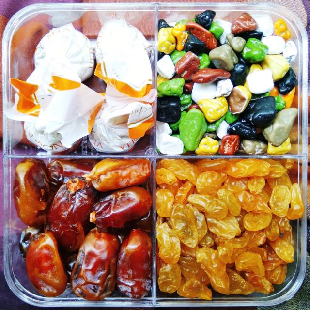 

Cemilan Paket Lebaran