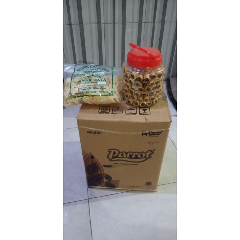 

Sepaket Kripik Madura Asli UENAK