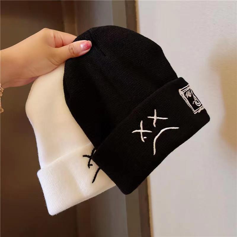 Topi beanie Rajut Bahan Katun Motif Bordir Wajah Menangis