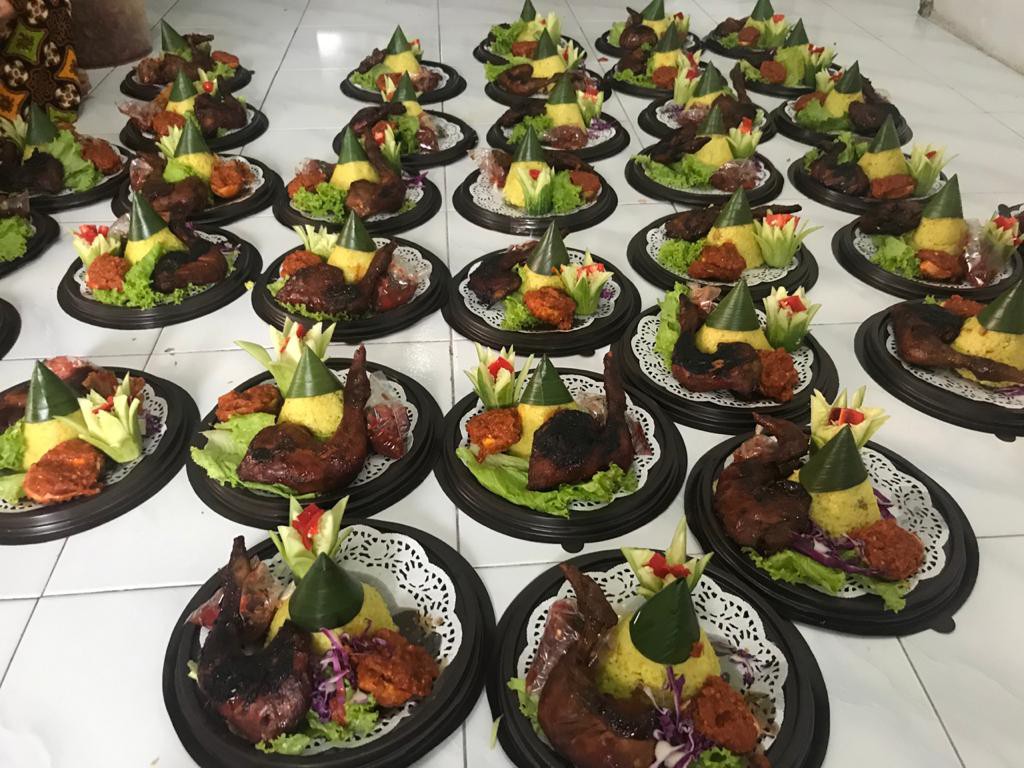 Mika Ct 18 / Mika Tumpeng Mini / Mika Bolu ( Isi 10 Set )