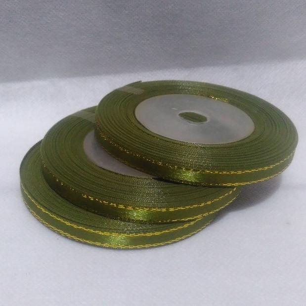 

Pita Satin Lis mas Hijau Army Ukuran 1/4 inch Per Roll
