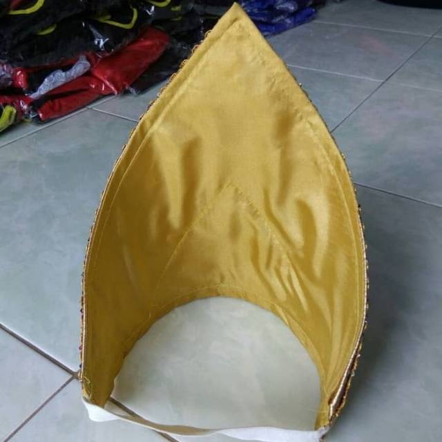 Topi Tanjak Adat Melayu / Topi Segi Tiga Dewasa