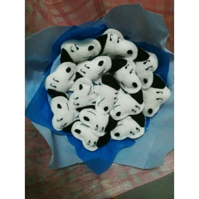 

souvenir kado hadiah buket boneka snoopy diameter 20 cm