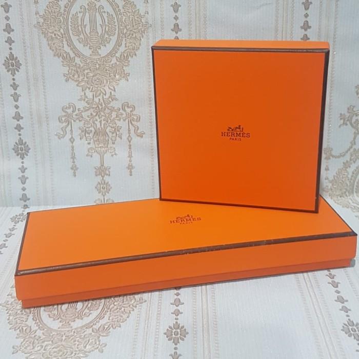

Authentic Hermes Box 010
