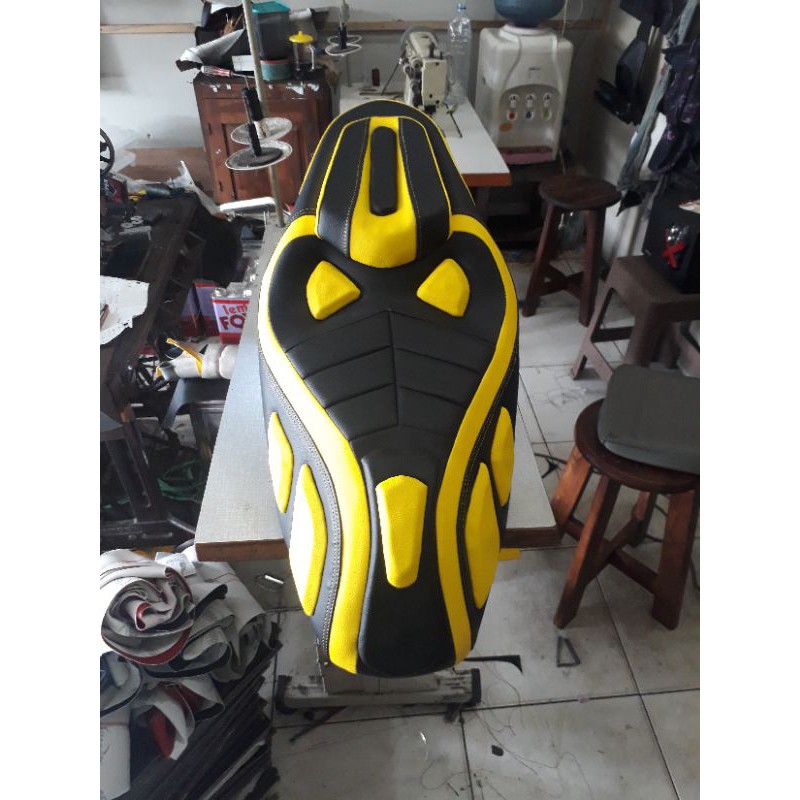 JOK YAMAHA AEROX 155 CC BAHAN KULIT MBTECH