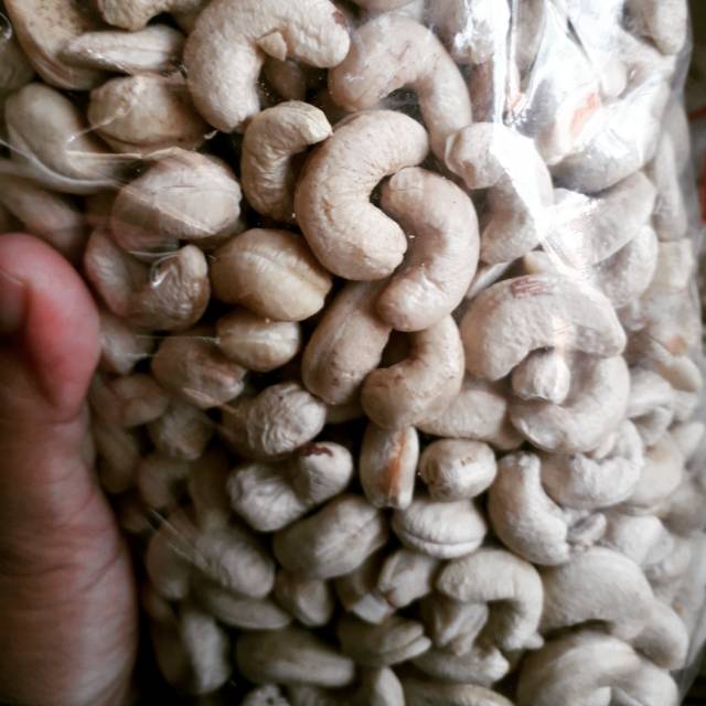 

Kacang mete/mente/mentah/utuh super