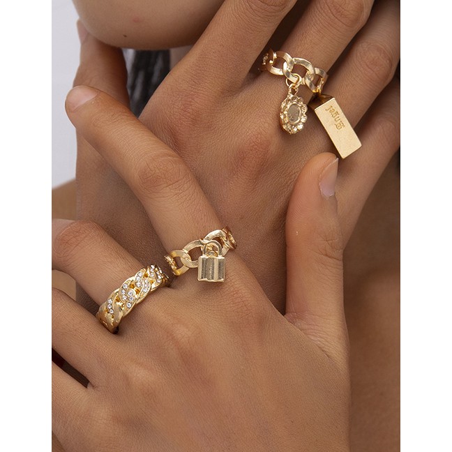 LRC Cincin Fashion Suit Chain Rhinestone Flower Disc Engraved Letter Geometric Square Ring K34903