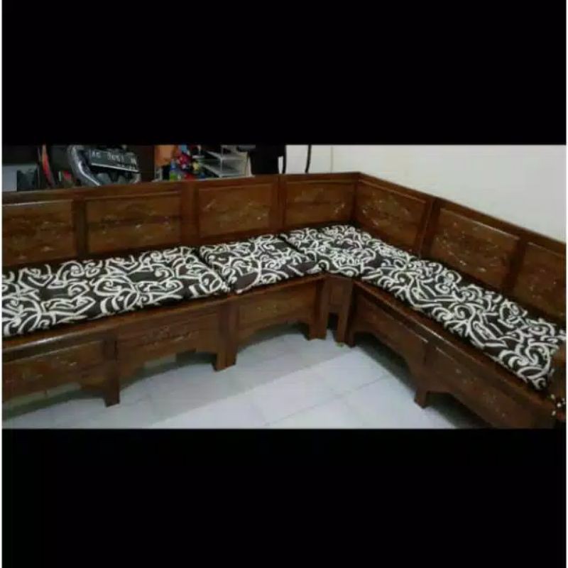 alas duduk Kursi kayu pojok