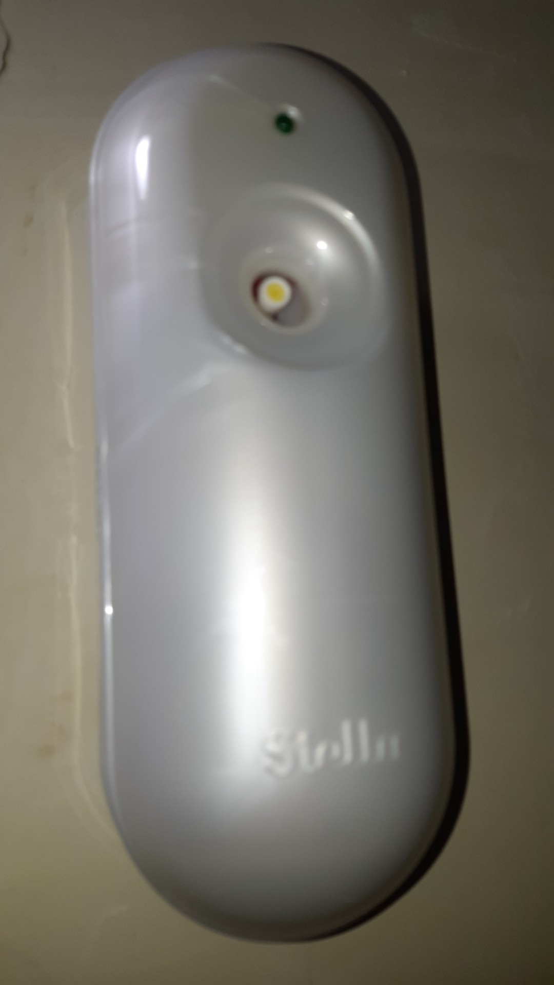 Stella Matic Alat Parfum Putih Free Refill