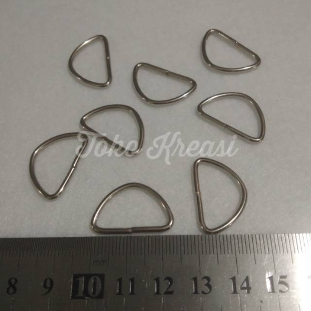 Ring D ukuran 2cm (per pcs)