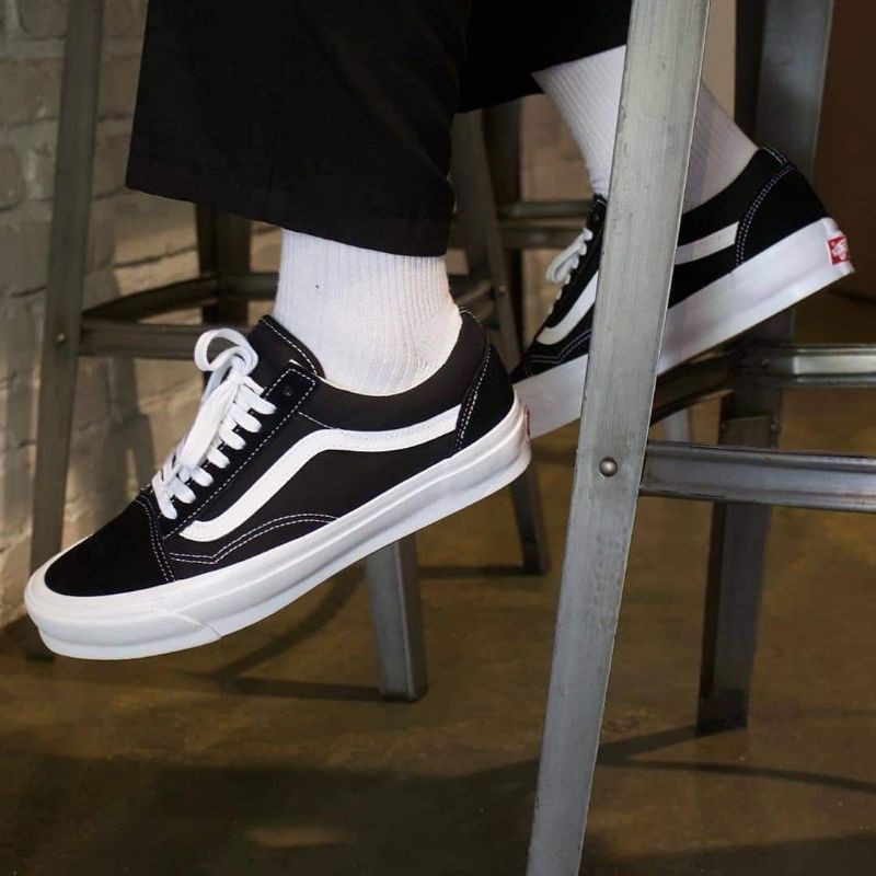 VANS VAULT OG OLDSKOOL LX BLACK WHITE