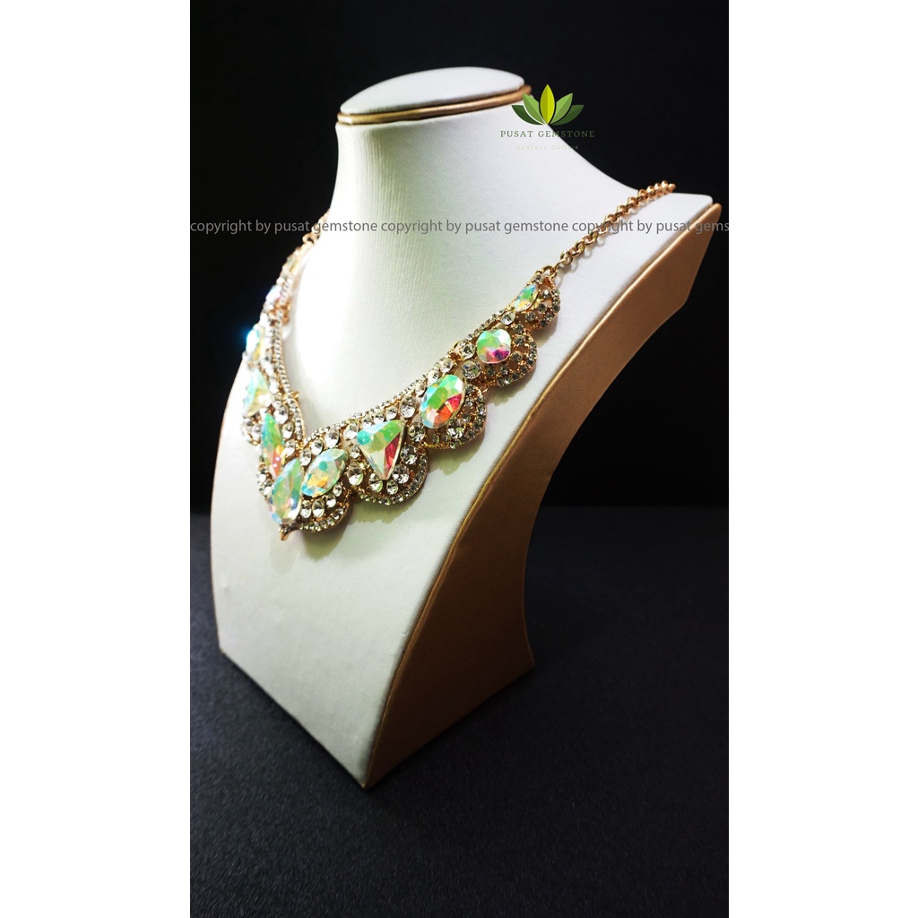 Manekin Pajangan Kalung Bahan Oscar