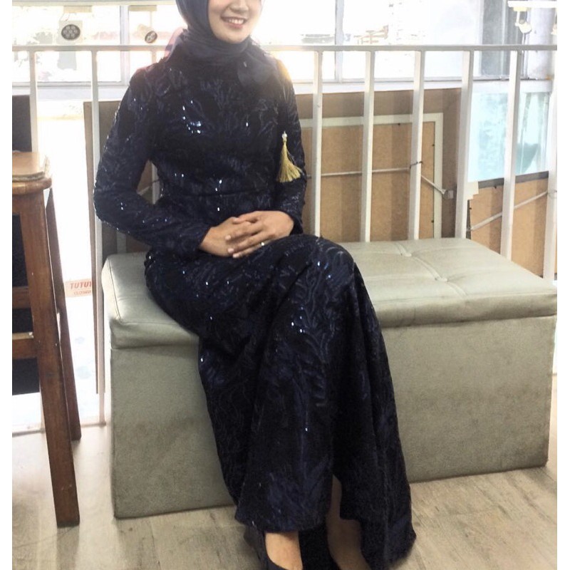 Zalia Sequin dress size L