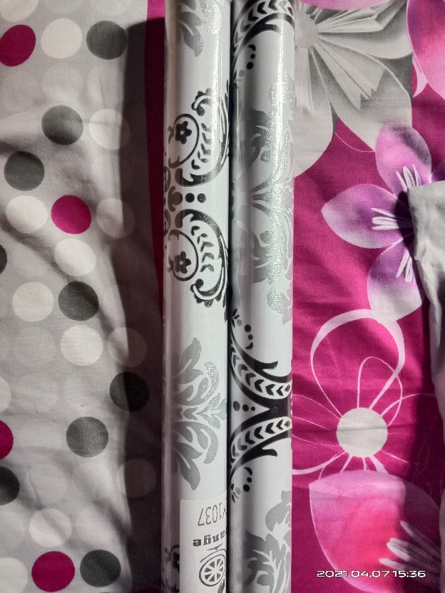 Batik Hitam Silver Wallpaper Sticker Dinding Motif Ukuran 45 Cm X 10 M Cy1037| 4 Kilo Isi 3 Roll