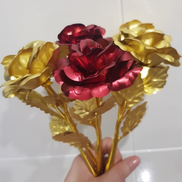 Bunga mawar valentine gold