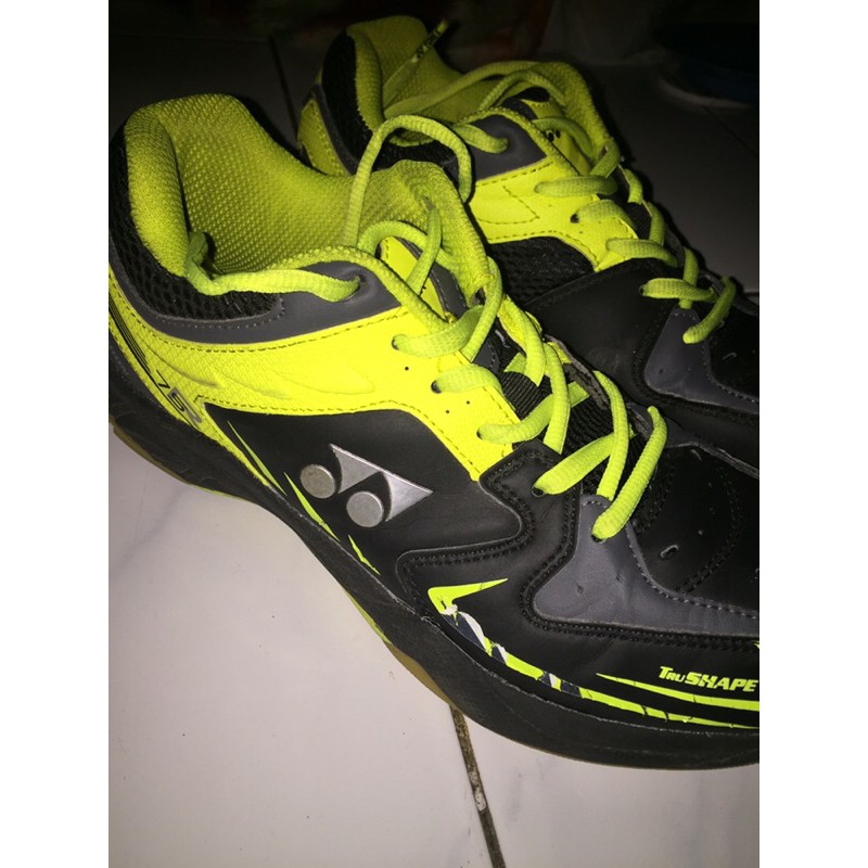 SEPATU BADMINTON YONEX SECOND/PRELOVED