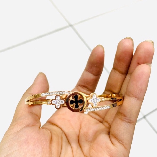 Gelang Wanita Titanium