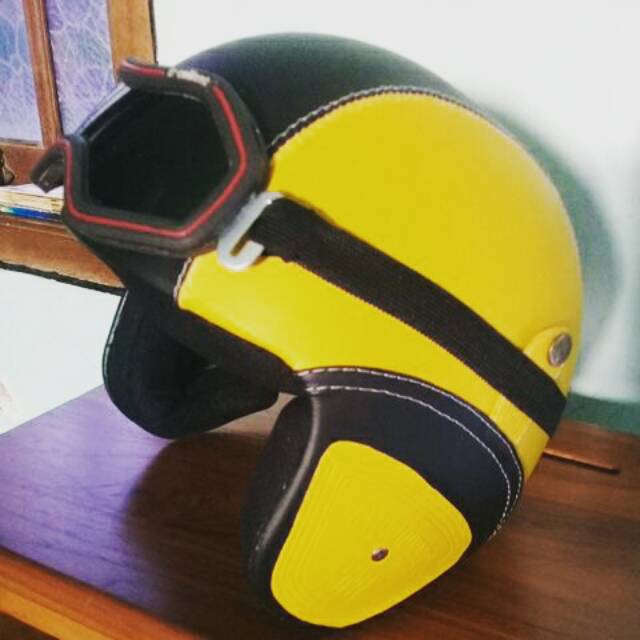Helm retro kacamata kuning hitam