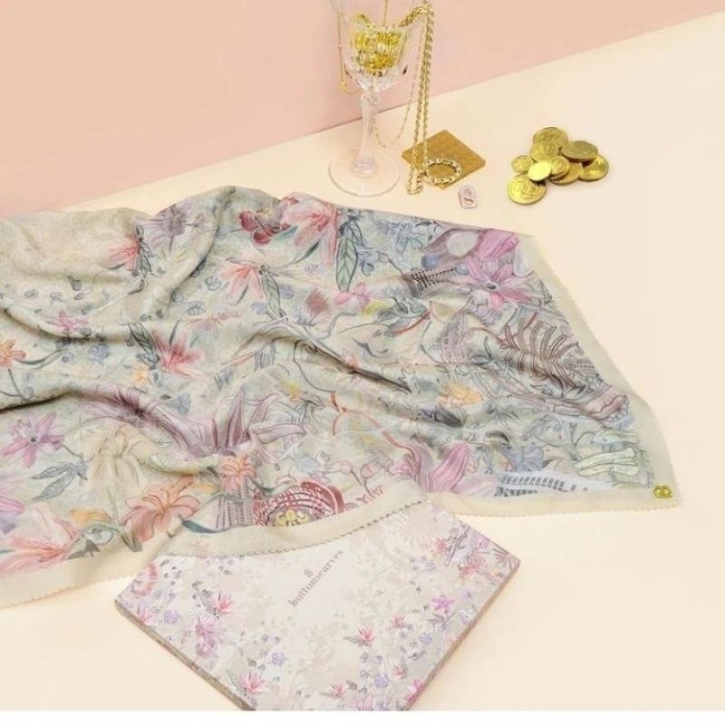 Buttonscarves Dubai Ivory