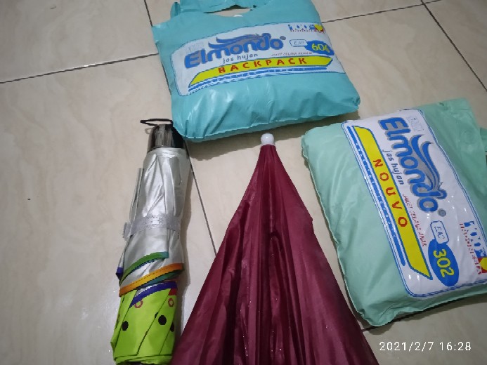 Payung Lipat 4 Karakter Motif Polkadot Ring Anti Uv Merk Osaka - 4008