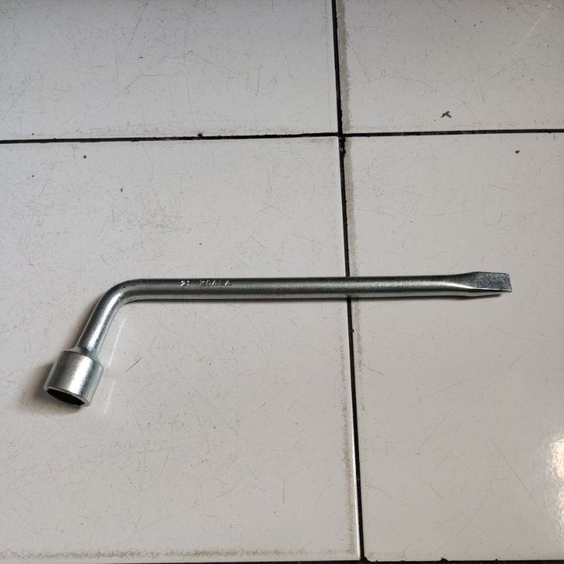 kunci roda mobil  L 21mm / kunci roda L 21mm