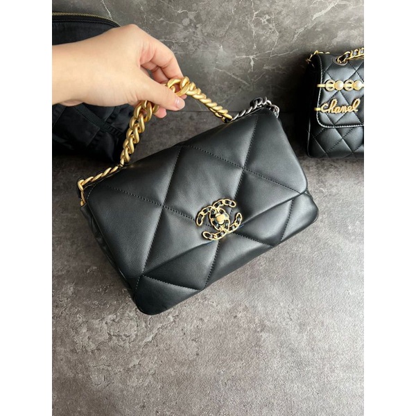 BEST SELLER  CH 19 FLAP BAG 26CM BLACK