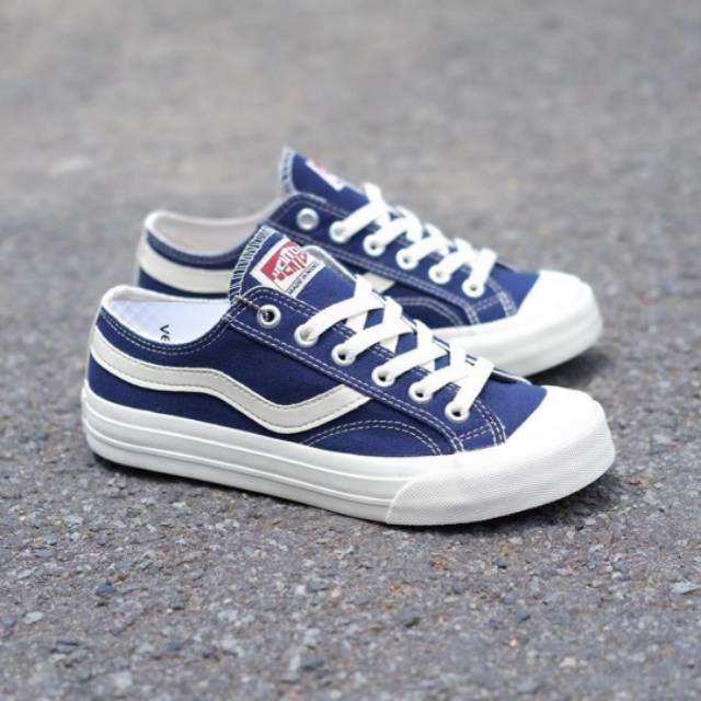 SEPATU VENTELA PUBLIC LOW NAVY